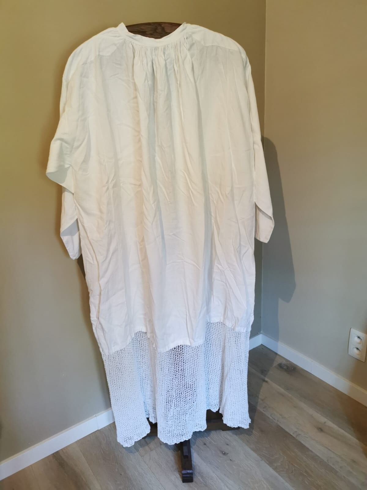 Alb whit a beautiful lace