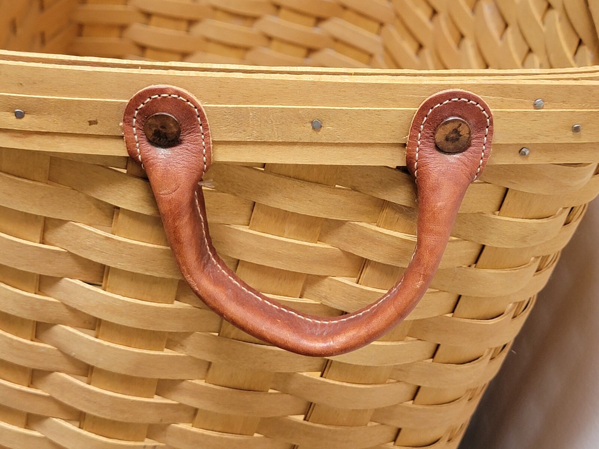 2007 Longaberger Open Handle Weave 16