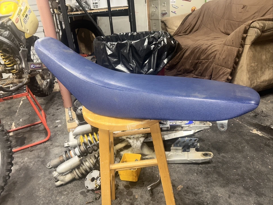 2006 SUZUKI RMZ450 ASSENTO PANELA ESPUMA CAPA ALMOFADA SELIM 45100-35G20-DNA - Imagem 3 de 4