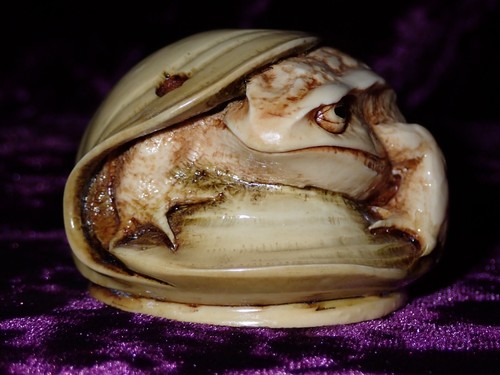 Martin Perry Studios Frog Under Leaf Okimonos Remake