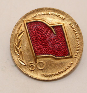 TT970: 50 Jahre Sozialistische Einheitspartei Deutschlands DM 2 5cm Abzeichen