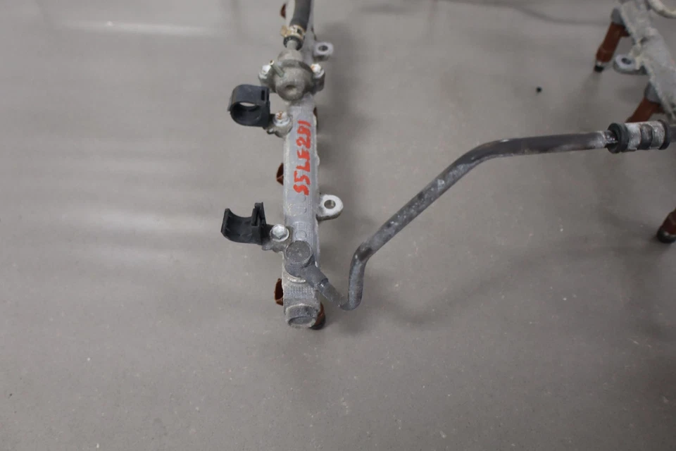 Riel de inyección de combustible para motor Lexus GX470 2005-2009 4,7 L V8 2UZFE Foto 3 de 4