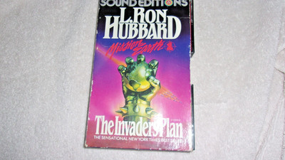 VTG. 1985 L. RON HUBBARD, THE INVADERS PLAN, TWO CASSETTES, MISSION EARTH, PREOW