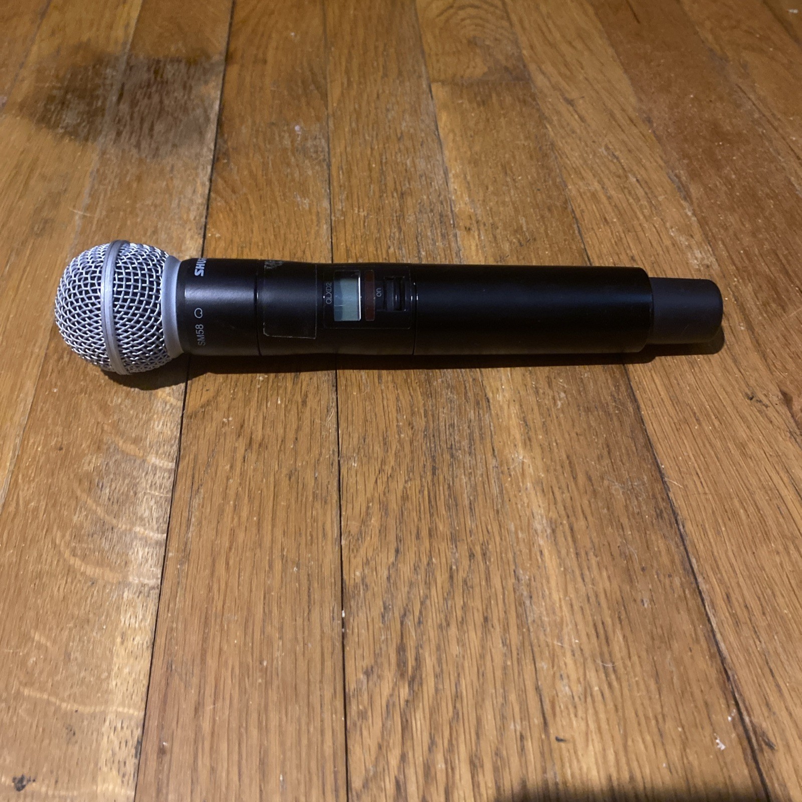 Shure QLXD2/SM58 Wireless Handheld/Stand-Held - Black