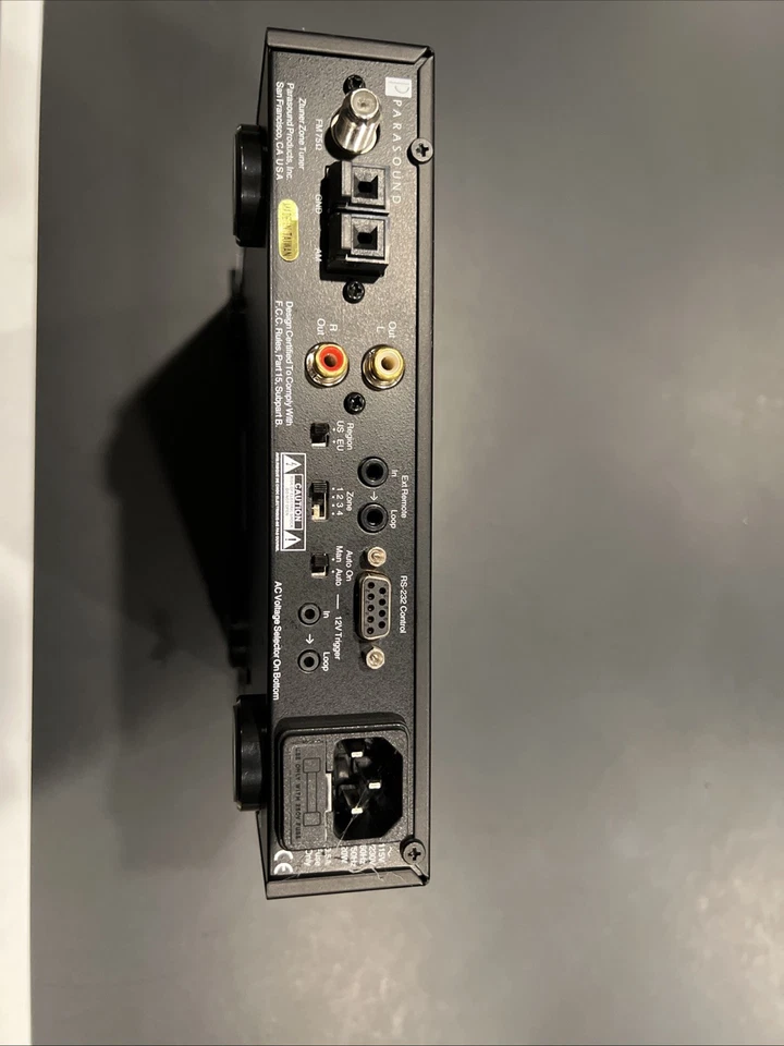 Sintonizador de zona estéreo AM/FM Parasound Foto 4 de 4