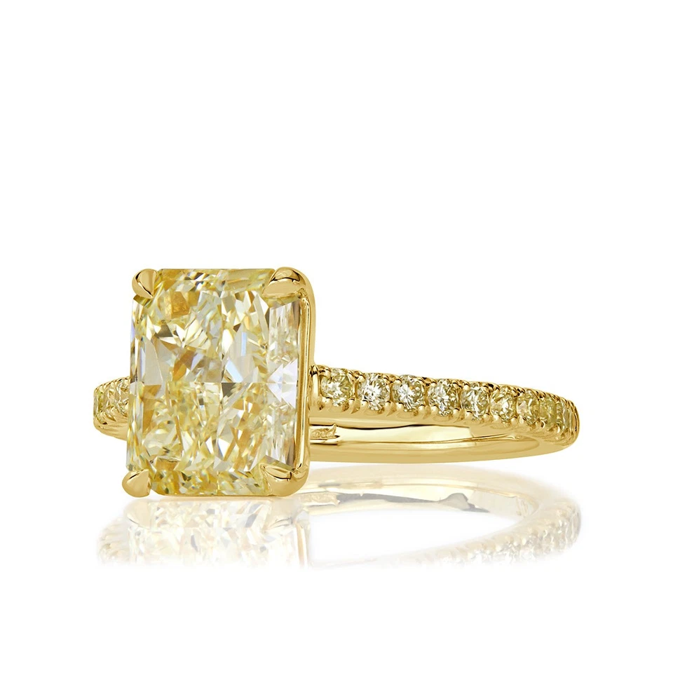 3.33ct Fancy Light Yellow Radiant Cut Diamond Engagement Ring - Image 2 of 4