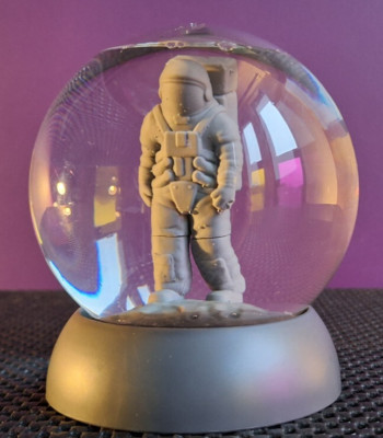 Paladone Space Age Astronaut Mond Spaziergang Regal Schreibtisch Puzzle Brainteaser Globus