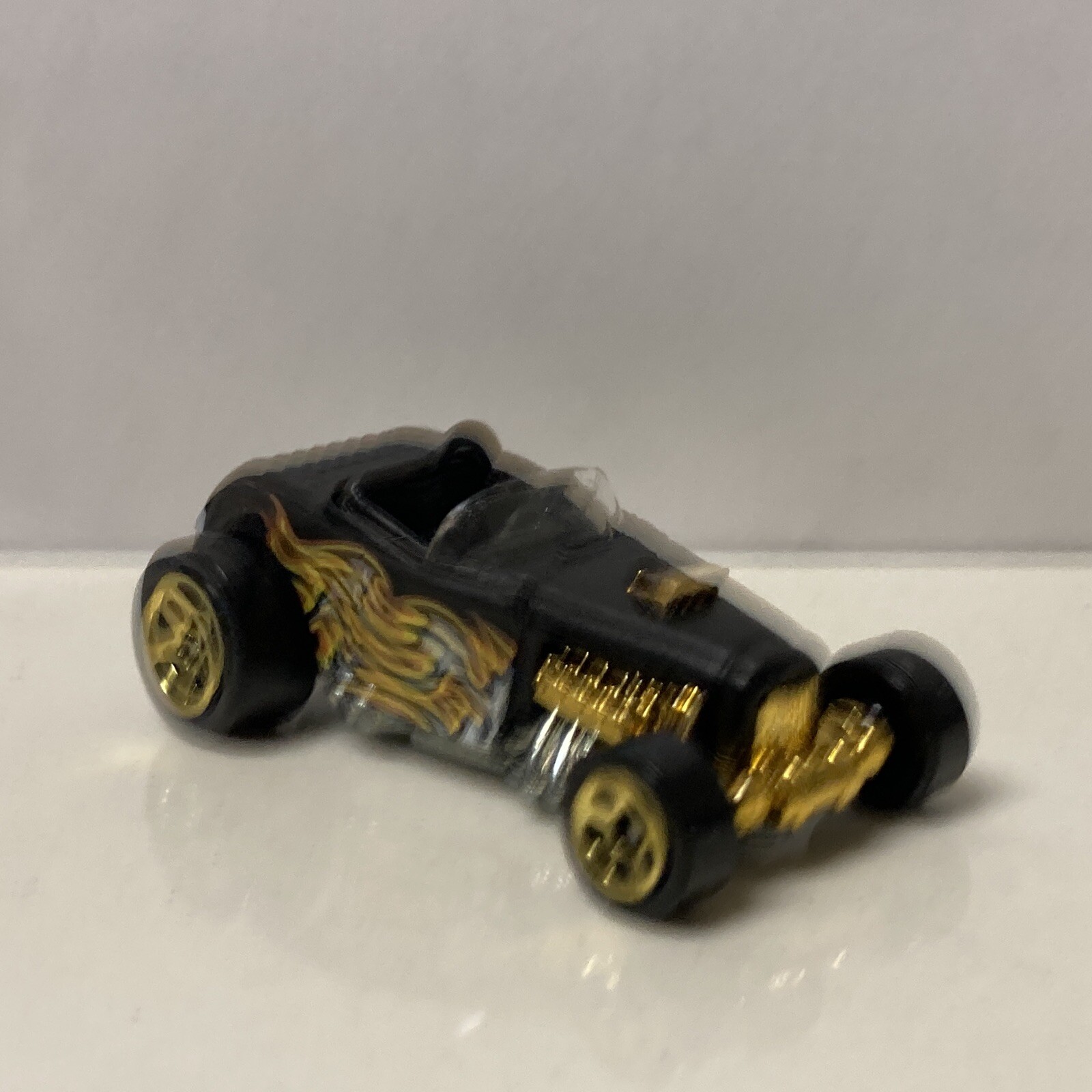 1932 32 Ford Deuce Roadster Collectible 1/64 Scale Diecast Diorama