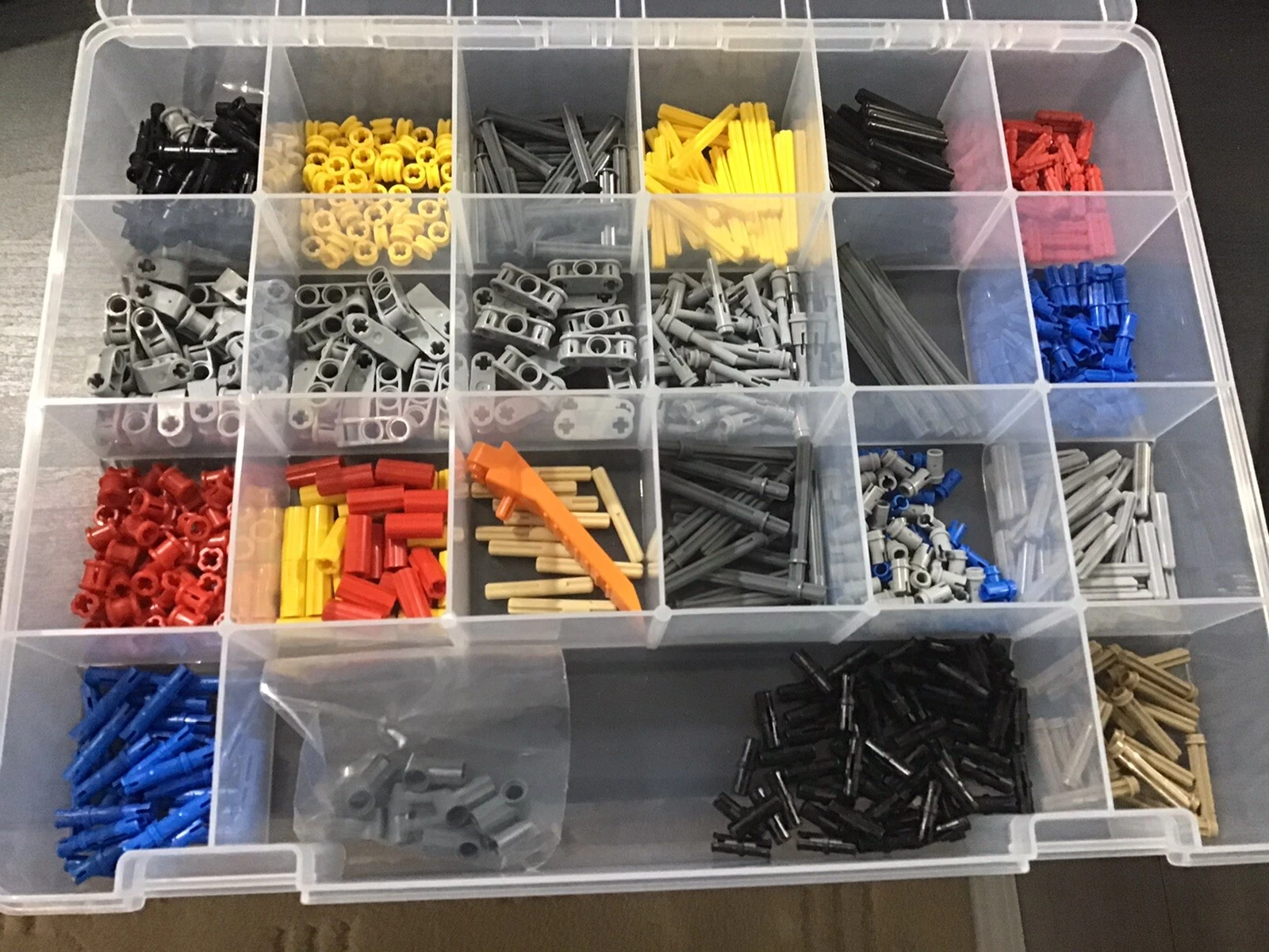 LEGO TECHNIC PARTS 801 piece Collection Set in Box. FREE POSTAGE