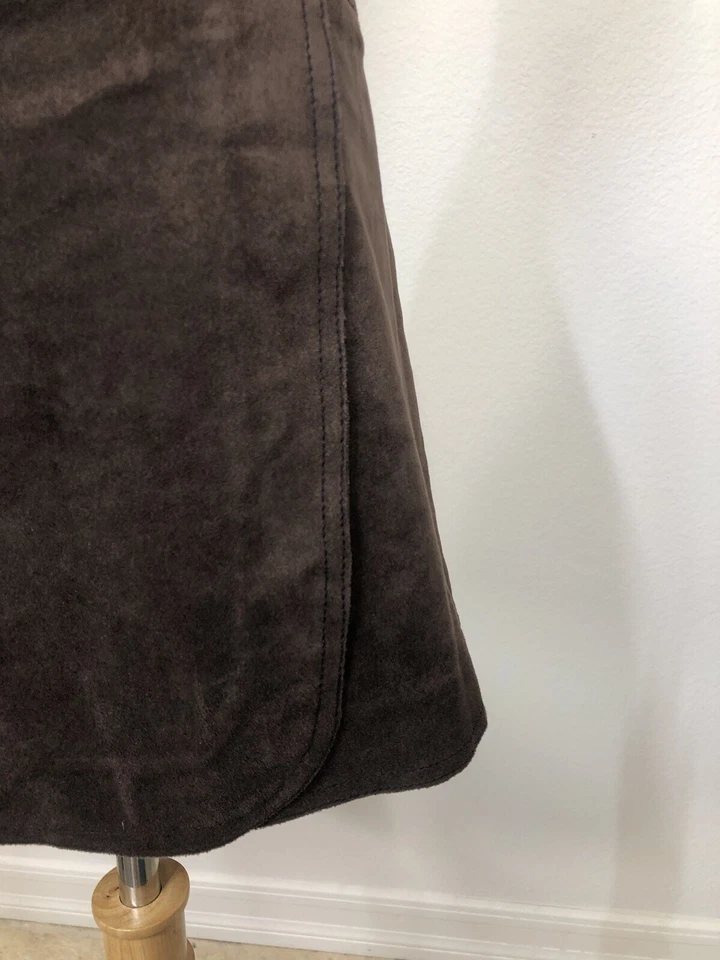 BCBG MaxAzria Talla Pequeña Terciopelo Plata Ojal Falda Marrón Corta Estilo Y2K Foto 2 de 4