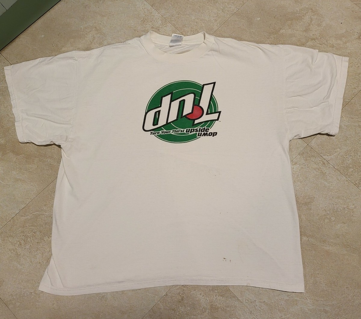 Vintage 90s 00s 7 Up Turn Your Thirst Upside Down Promo T Shirt