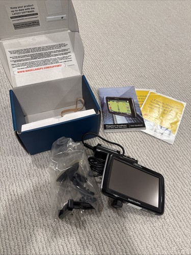 Magellan RoadMate 2055T-LM GPS And Accessories - Picture 7 of 11