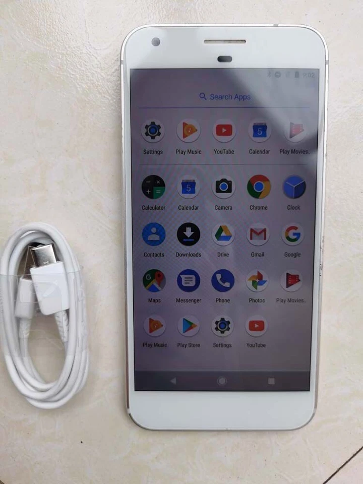 Google Pixel XL - Android - Unlocked 4G - 12.3MP - 4+32GB - 5.5" Smartphone - Image 3 of 4