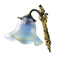 Applique Bronze +/- 1900 signature à determiner + tulipe en verre opalescent