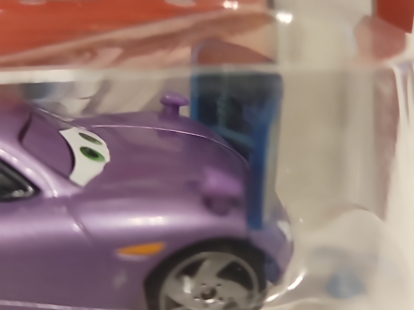 Disney Pixar Cars 2 HOLLEY SHIFTWELL WITH SCREEN NIP – LRPPRODUCE