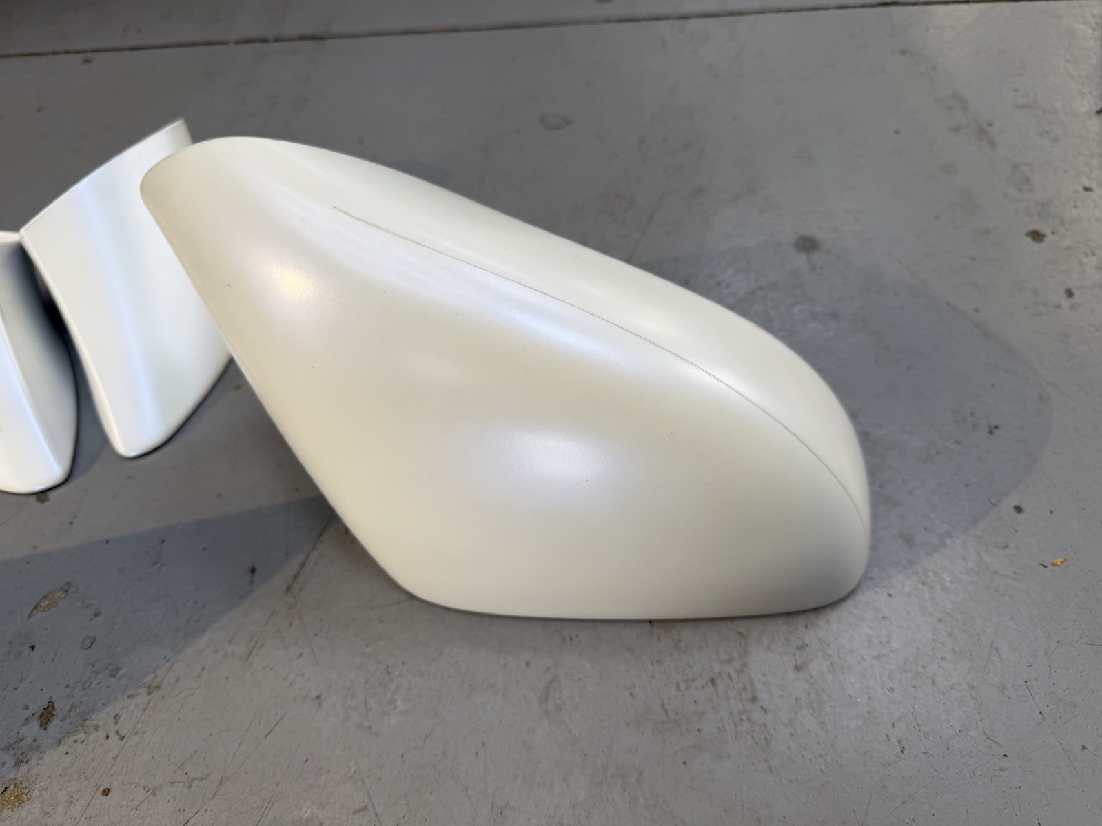 Maserati MC20 Left Mirror cover P/N 670198353