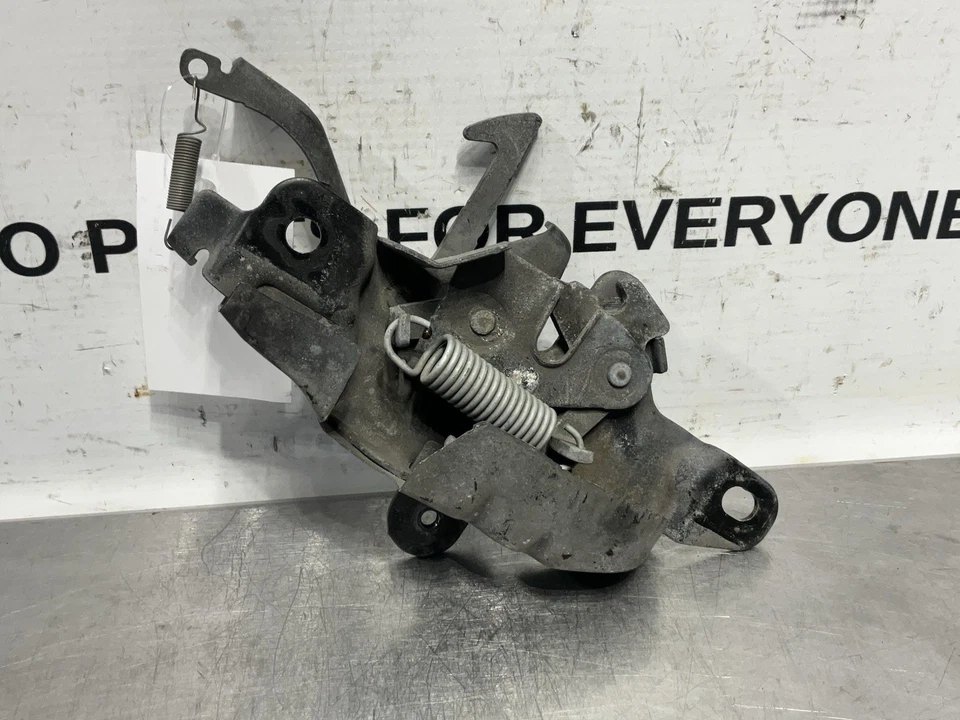 1991-1995 TOYOTA 4RUNNER FRONT HOOD LOCK LATCH OEM - Image 4 of 4