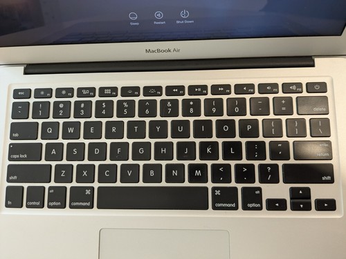 Apple MacBook Air 13" (256GB SSD, Intel Core i7, 2.2GHz, 8GB RAM)... - Picture 4 of 9