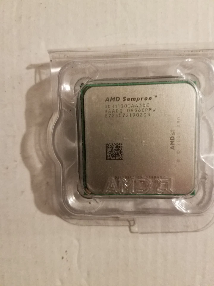 AMD Sempron LE 1100 1.9 GHz 256KB L2 Cache 64 Bit Socket AM2 CPU SDH1100IAA3DE - Image 2 of 3