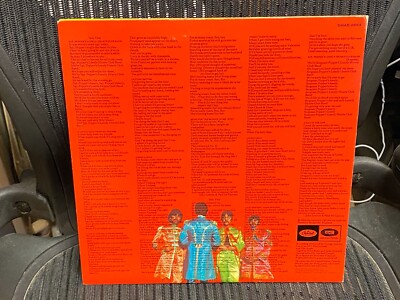 The Beatles Sgt Pepper's Lonely Hearts Club Band LP Apple labels w
