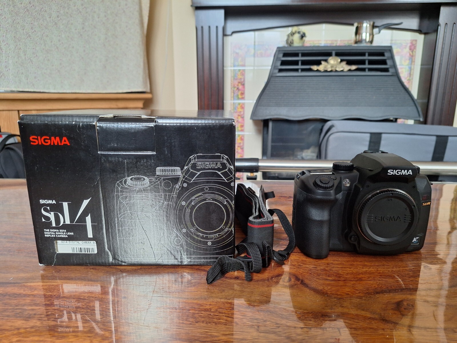 Sigma SD14 Digital Single Lens Reflex Camera