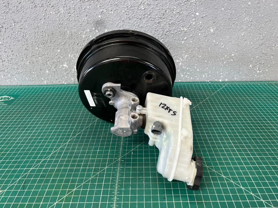 13-19 Cadillac XTS - главный цилиндр силового тормоза с усилителем от оригинального производителя - Изображение 2 из 4