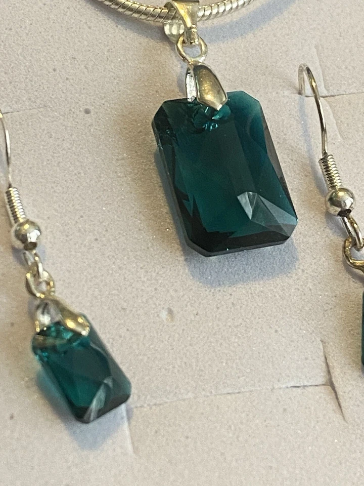 Pendientes Swarovski plata de ley 9,25 esmeralda Foto 2 de 4