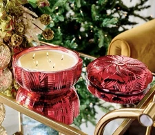 ELTON JOHN BY SLATKIN & CO WOODSIDE HOLIDAY TRADITIONS 50 OZ SCENTED CANDLE