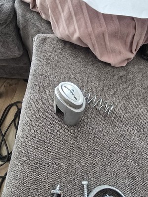  Hoover Spirit SP2102 Staubsaugerteil - Behälter Halter Entriegelungsbaugruppe 