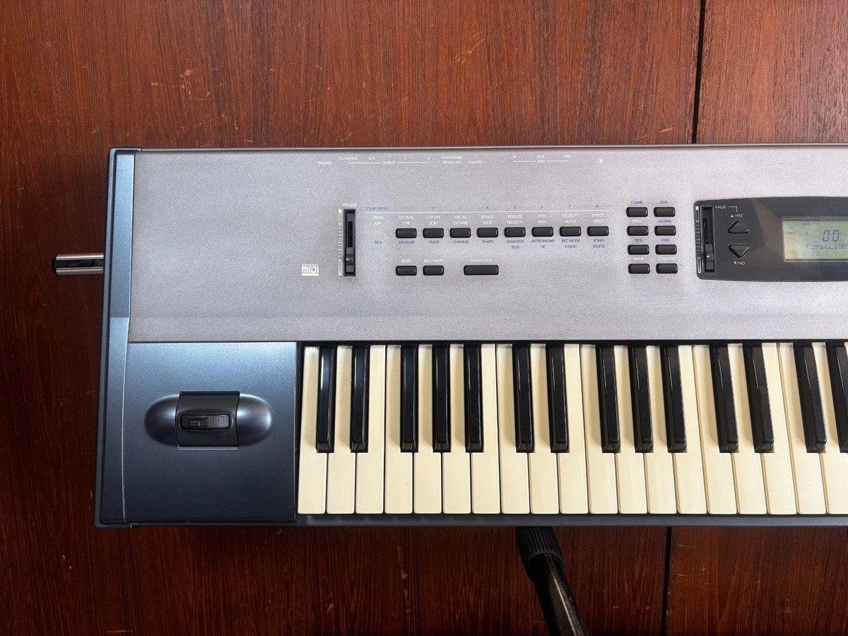 Korg N364 MUSIC WORKSTATION Keyboard AI² technology New battery