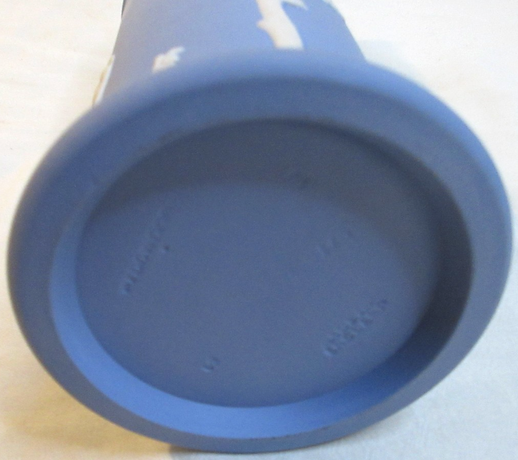 VINTAGE~C 1969~WEDGWOOD JASPERWARE CYLINDER SPILL VASE~LT. BLUE