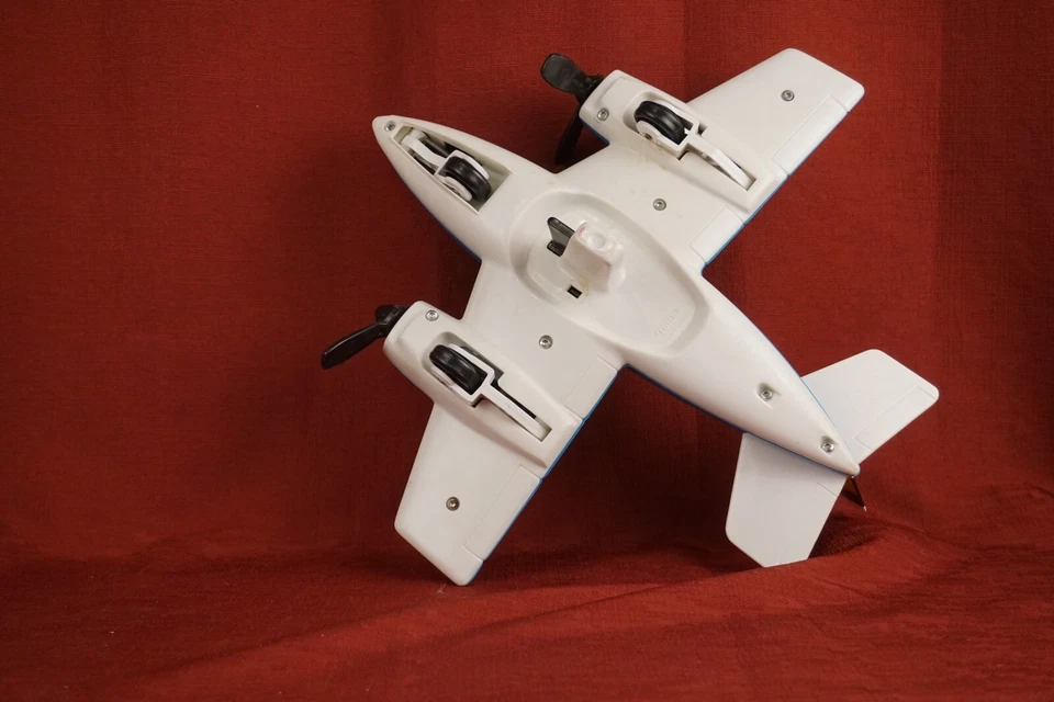 Tonka Hand Commander Plane Turbo Prop Blue Airplane Plastic VTG  BROKEN PROPS - Image 3 of 4