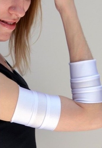 Costume cosplay bianco fasce braccia lucide supereroe polsini spandex cyber rave donna - Foto 4 di 5