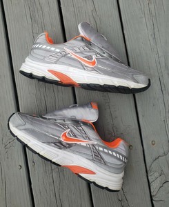 nike initiator orange