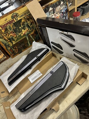 18-24 Harley Davidson FL Softail M-8 Defiance Driver Floorboards 50500798 NIB