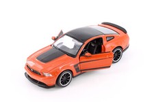 2012 FORD MUSTANG BOSS 302 HARDTOP 1/24 DIECAST CAR SHOWCASTS 37269