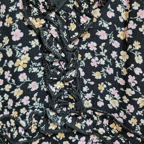 Emily Wonder Dress L Rayon Black Ditsy Floral V Neck Ruffle Stretch Cottage - Picture 9 of 11
