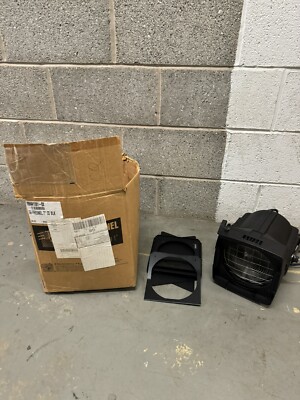 Source Four Fresnel Leuchte schwarz guter Zustand UVP 700£