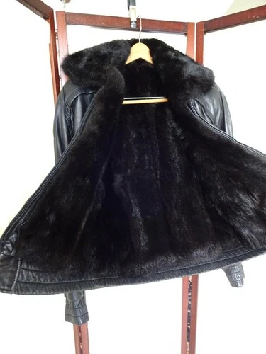 VINTAGE ANDREW MARC BLACK LEATHER THICK GENUINE FUR LINED/COLLAR BOMBER JACKET S image 2