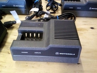 Motorola  NTN4633C Rapid Radio Charger Dock Docking Station