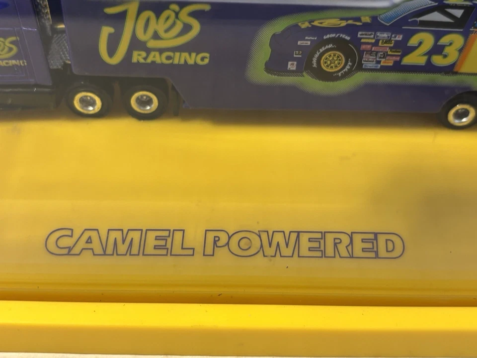 CAMEL 1993 Smokin Joes Racing NASCAR Hauler Die Cast 1/87 Scale 1 of 5,000 - Image 3 of 4