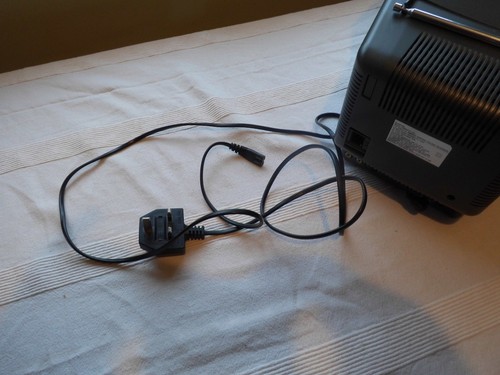 Vintage Goodmans 10" Portable Colour TV Boxed / Working / Analogue / Gaming - Picture 13 of 21
