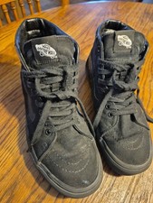 Vans Sk8-Hi skateboarding shoes with a classic high-top Men's 6.5/Women's 8