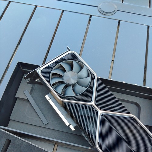 NVIDIA GeForce RTX 3080 Founders Edition 10GB GDDR6X Graphics Card - Afbeelding 3 van 6