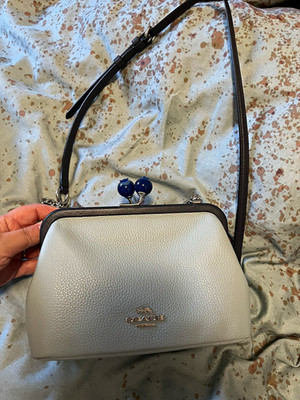 Coach Umhängetasche Blaubeere Leder Crossbody abnehmbarer Träger
