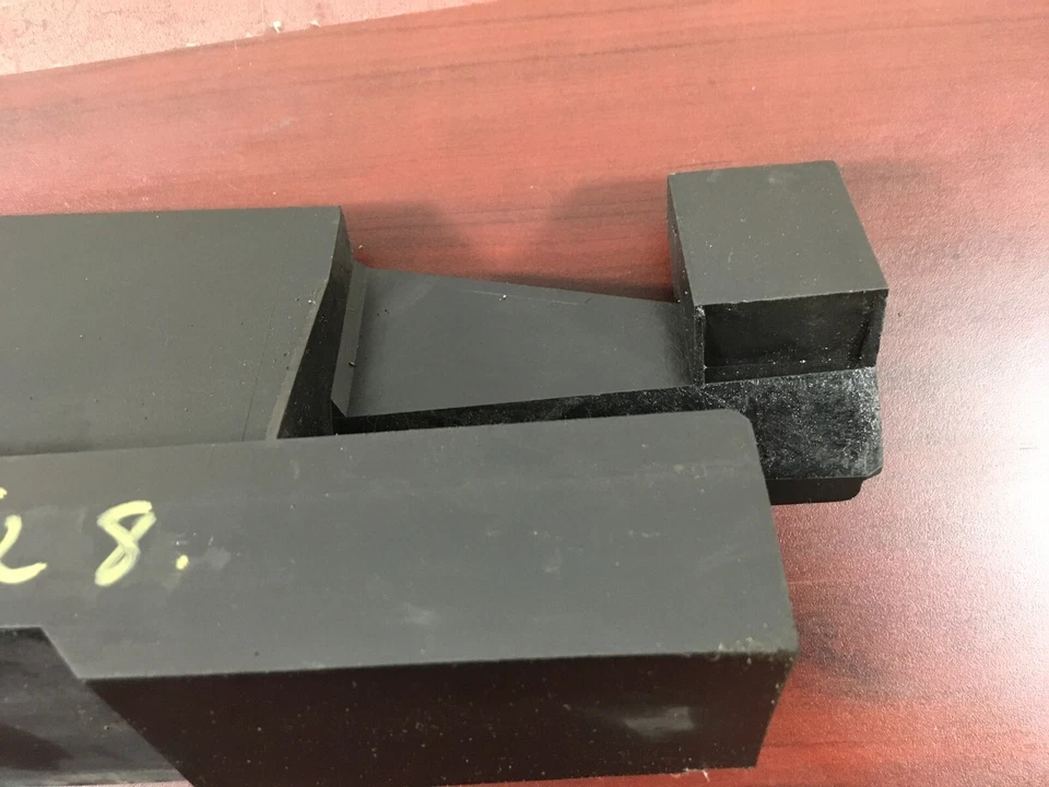 BMW 528i 535i 550i 2011-2016 soporte radiador agua lado derecho 7618772 OEM. Foto 2 de 4