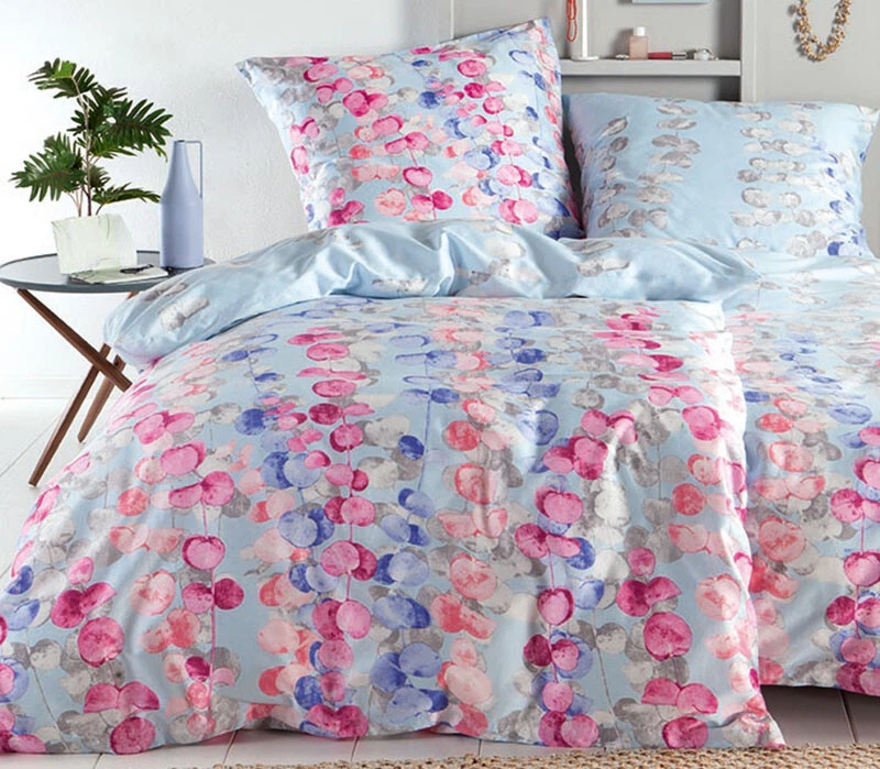 Bierbaum Mako-Satin Bettwäsche Blätter Ranken pastel hellblau 155x220 cm 3975-90 - Bild 1 von 1