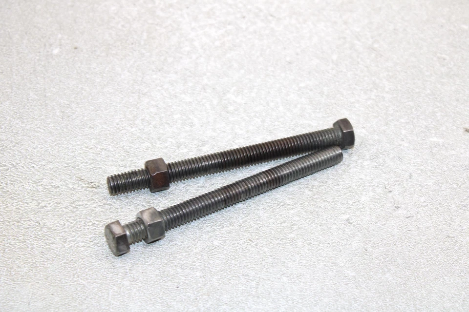 Perno tensor eje trasero original Polaris OEM (par) 7515455 Q1300 Foto 2 de 4