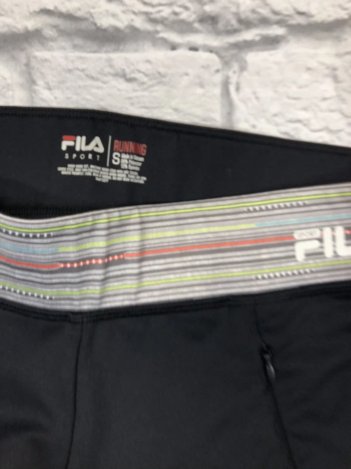 Pantalones cortos de running FILA SPORT Performance negros pequeños * Foto 3 de 4