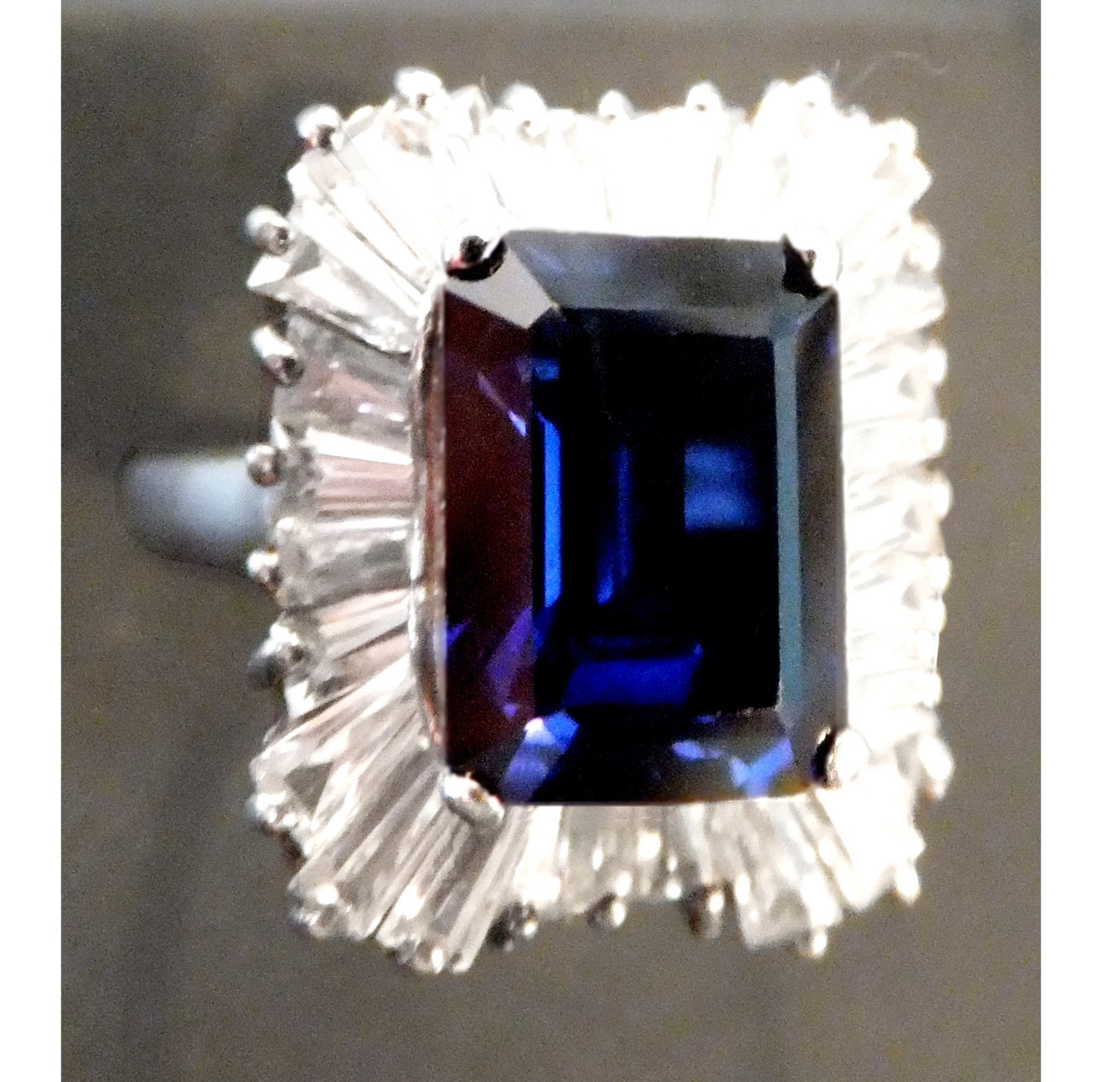 Bague bleu royal en argent 925 et zircon pour sublimer vos tenues de soirée chic